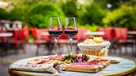 terrace, Restaurant &amp; Bar à vin Beaune