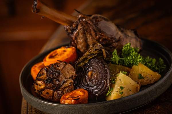 TOMA, Bar à vin au centre de Beaune